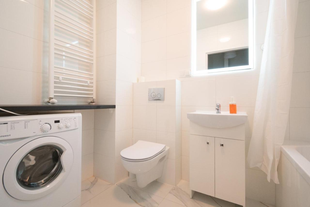Apartament Alpha Лодзь Екстер'єр фото